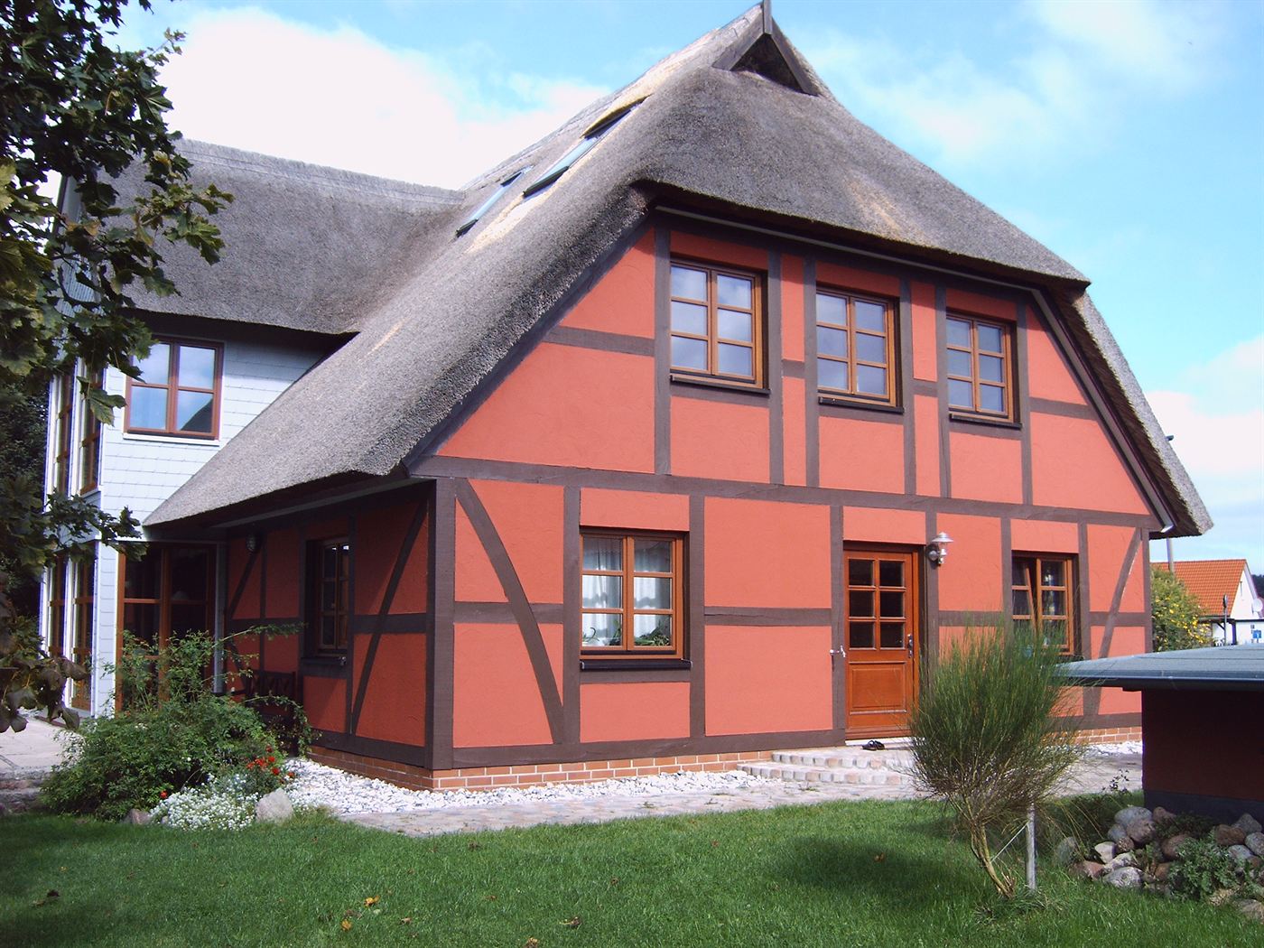 Denkmalgeschütztes Fachwerkhaus mit Reetdach